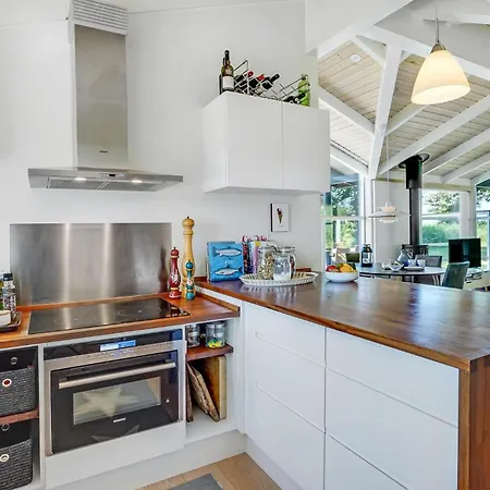Holiday home Lovely In With Wifi
